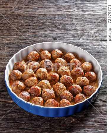 Meatballs of ground beef and ground pork, close-up Meatballs of ground beef and ground pork, close-up 72979771