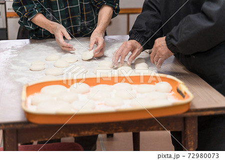 餅つき 餅つき 72980073