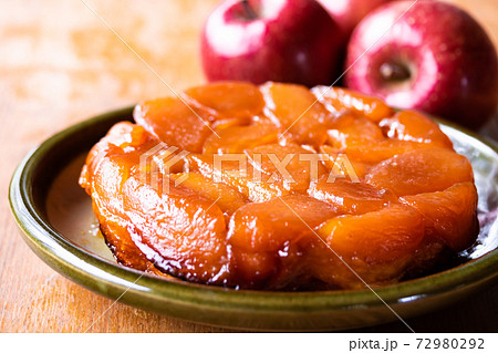 林檎のお菓子、自家製タルトタタン 林檎のお菓子、自家製タルトタタン 72980292