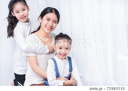 Mother and daughter Mother and daughter 72983533