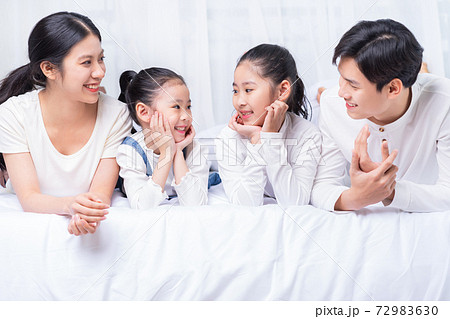Family portrait 72983630
