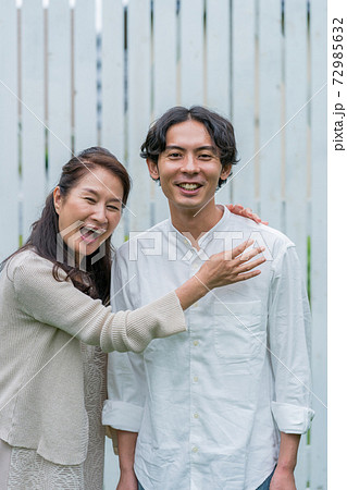 溺愛ママ 72985632