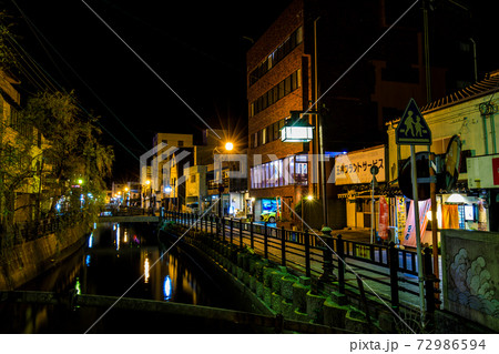 対馬厳原本川の夜景 【長崎県対馬市 】 対馬厳原本川の夜景 【長崎県対馬市 】 72986594