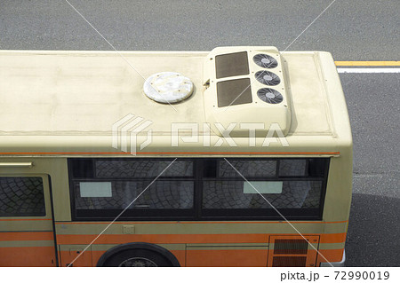 車載空調室外機器　バスの屋根	 72990019