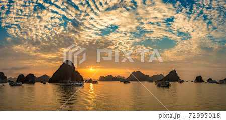 Sunset in Halon bay, Vietnam Sunset in Halon bay, Vietnam 72995018