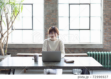 リモートワーク 72996927