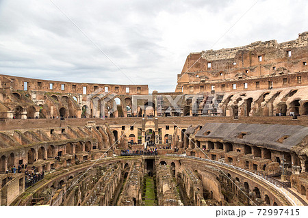 Coliseum in Rome, Italy 72997415