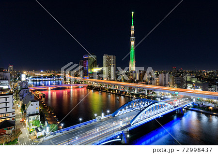 東京スカイツリーのライトアップ（特別色） 72998437
