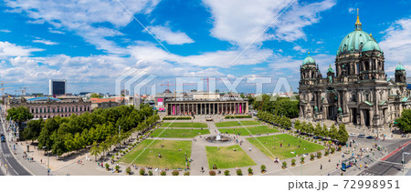 View of Berlin Cathedral 72998951