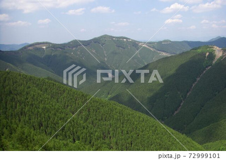 高野龍神スカイライン 護摩壇山からの風景 山並み 72999101