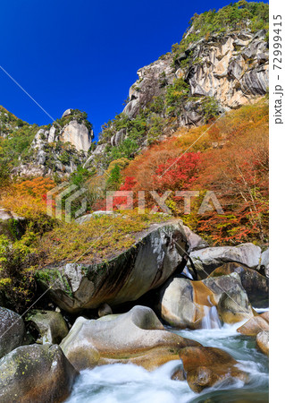 山梨_昇仙峡の紅葉絶景 72999415
