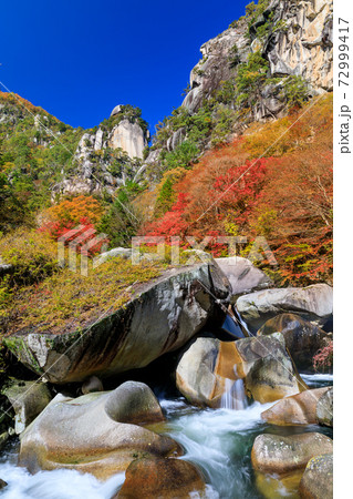 山梨_昇仙峡の紅葉絶景 72999417