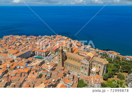Aerial view of Cefalu in Sicily, Italy 72999878