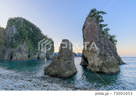 静岡西伊豆_浮島海岸の朝焼け 73001053