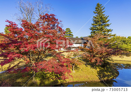 秋の紅葉に映える日本庭園 京都 桂離宮 の写真素材