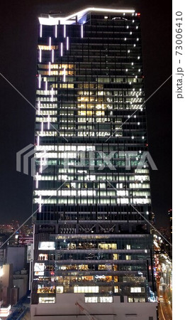 東京渋谷　夜景　スクランブルスクエアビル　2020年 73006410
