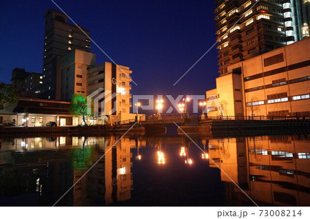 和倉温泉の渡月橋 水鏡の夜景 和倉温泉の渡月橋 水鏡の夜景 73008214