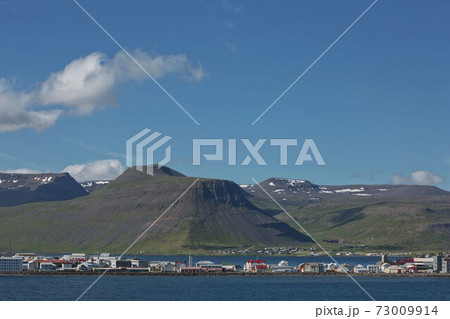 Kleifarvatn lake in Reykjanesfolkvangur nature reserve park in Reykjanes peninsula in South Iceland Kleifarvatn lake in Reykjanesfolkvangur nature reserve park in Reykjanes peninsula in South Iceland 73009914