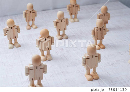 ソーシャルディスタンス 73014139