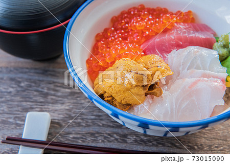 海鮮丼 どんぶり海の幸イメージ素材 海鮮丼 どんぶり海の幸イメージ素材 73015090