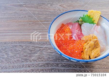 海鮮丼 どんぶり海の幸イメージ素材 海鮮丼 どんぶり海の幸イメージ素材 73015104