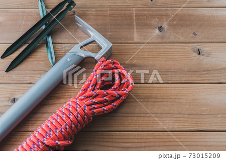 テント ペグ アウトドア木目背景素材 テント ペグ アウトドア木目背景素材 73015209