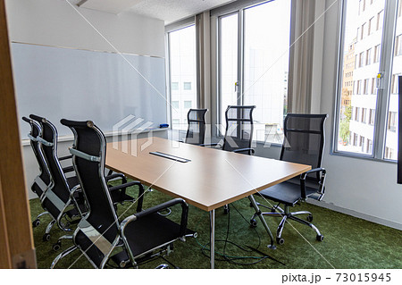 無人の会議室 無人の会議室 73015945