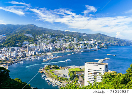 熱海温泉_ヨットバーバーとリゾート地 73016987