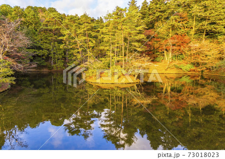 秋の京都 修学院離宮 73018023