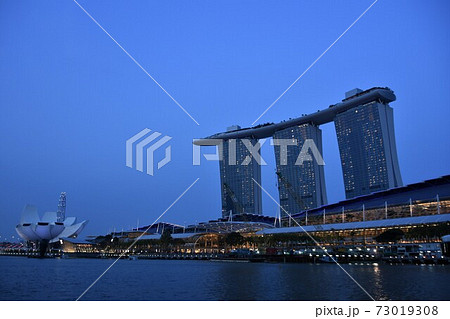 マリーナベイ サンズ 夜景 の写真素材