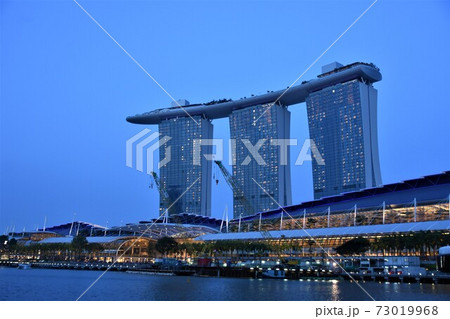 マリーナベイ・サンズ（夜景） 73019968