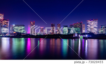 東京 都市夜景(東京タワー、汐留のビル群) 東京 都市夜景(東京タワー、汐留のビル群) 73020455