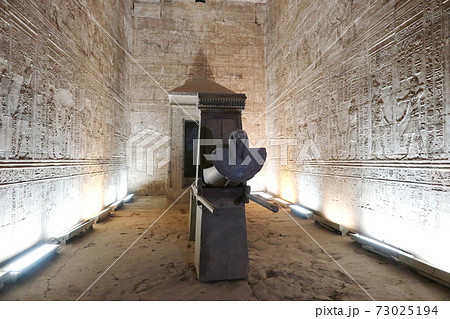 エジプトの古代遺跡、エドフのホルス神殿(Temple of Horus in Egypt) 73025194
