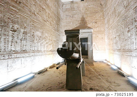 エジプトの古代遺跡、エドフのホルス神殿(Temple of Horus in Egypt) エジプトの古代遺跡、エドフのホルス神殿(Temple of Horus in Egypt) 73025195
