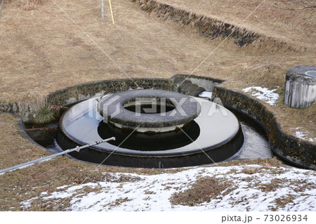 蓼科湖円筒分水工 73026934