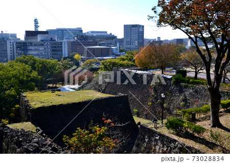 復旧中の熊本城「連続外枡形」 特別見学通路からの姿 復旧中の熊本城「連続外枡形」 特別見学通路からの姿 73028834