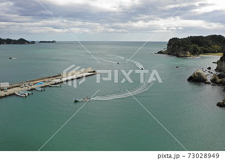 東松島の月浜漁港の空撮 東松島の月浜漁港の空撮 73028949