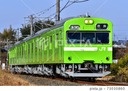 鉄道　列車　奈良線　103系　ウグイス　うぐいす　緑　JR 　 国鉄　山城　京都　 73030860