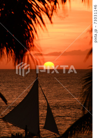 ボラカイ島 夕焼け ボラカイ島 夕焼け 73031146