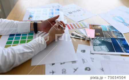 クリエイティブ事務所 73034504