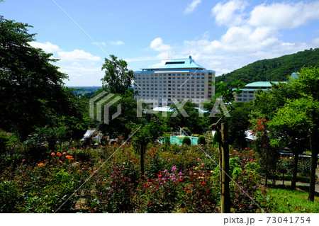 花巻温泉のバラ園とホテルの写真素材