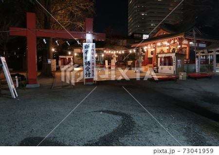 誰もいない夜の神社 73041959