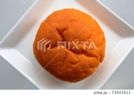 みかんが入ったあんパン 73042811