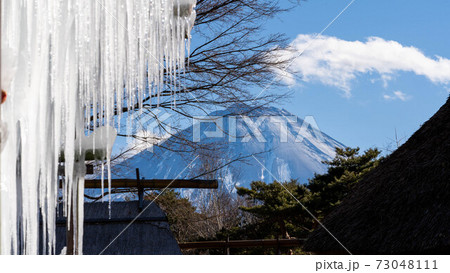 富士山と樹氷 73048111