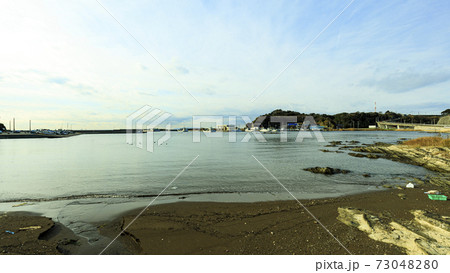 湘南三浦半島の神奈川県三浦市毘沙門港の冬 湘南三浦半島の神奈川県三浦市毘沙門港の冬 73048280