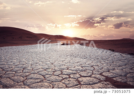 Drought land 73051075