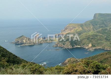 赤尾展望台から見る国賀海岸 73053734