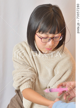 コロナワクチン接種 73057280