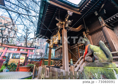 日本の東京都市景観 東京・秋葉原の柳森神社(通称=倉稲魂大社)。狐や狸…、摂社・末社…=神田須田町 日本の東京都市景観 東京・秋葉原の柳森神社(通称=倉稲魂大社)。狐や狸…、摂社・末社…=神田須田町 73060091