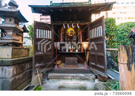 日本の東京都市景観 東京・秋葉原の柳森神社(通称=倉稲魂大社)。狐や狸…、摂社・末社…=神田須田町 日本の東京都市景観 東京・秋葉原の柳森神社(通称=倉稲魂大社)。狐や狸…、摂社・末社…=神田須田町 73060098